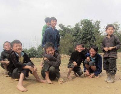 Janne Turpiainen Cycling on the  tour with redspokes